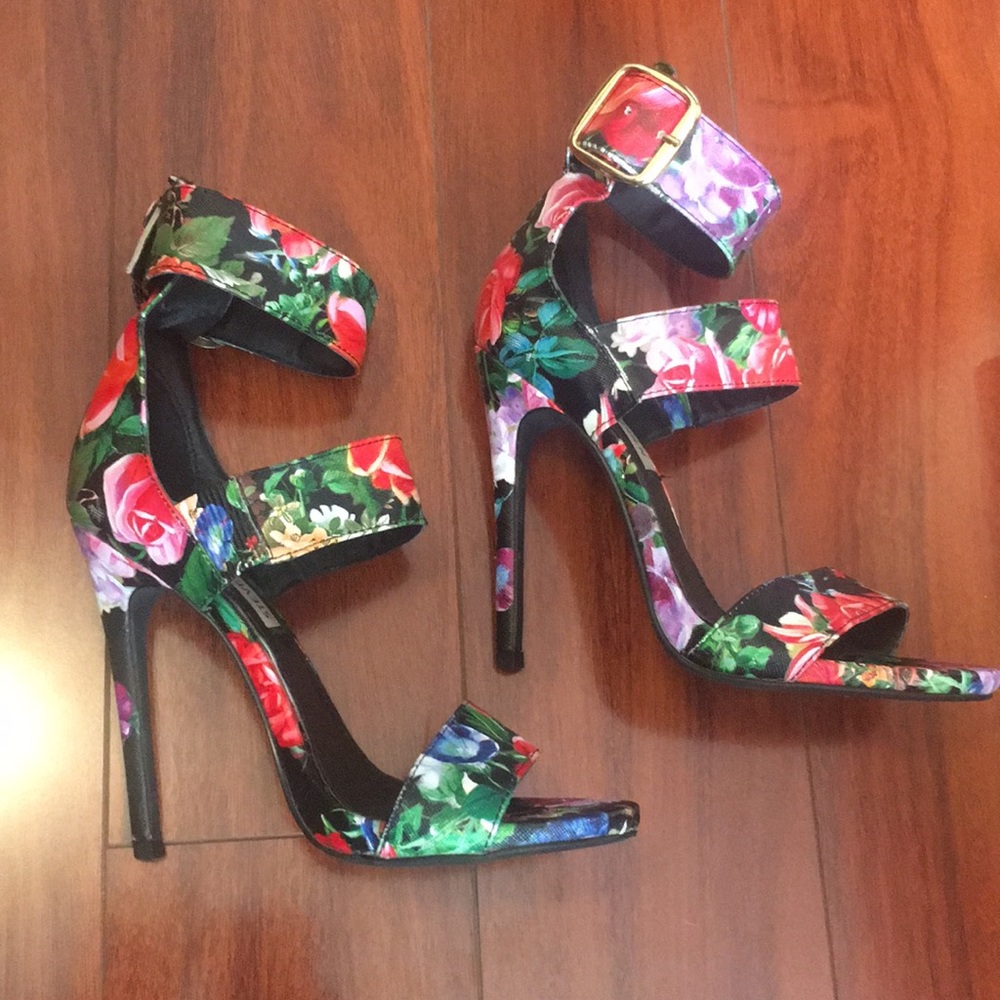❌Given away❌ NWOT Steve Madden heels and bag - Picture 3 of 8